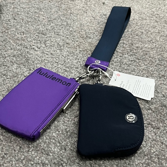 NWT Lululemon Dual Pouch Wristlet - Picture 2 of 3